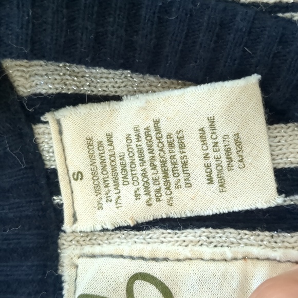 One off a kind piano musical notes cardigan - Picture 7 of 8